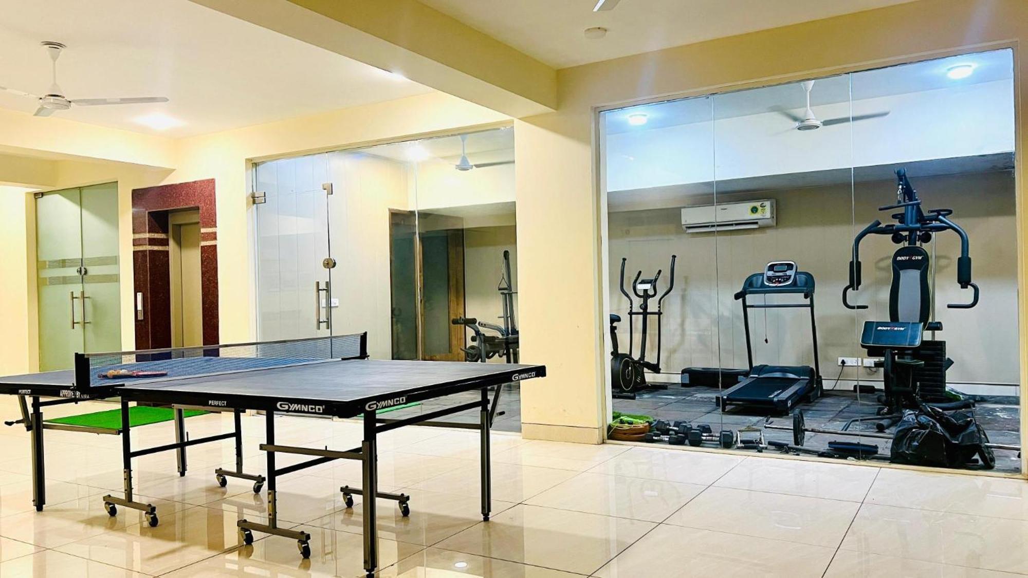 Bluo Studio1 Golf Course Road, Gym, Balcony Garden Gurgaon Ngoại thất bức ảnh