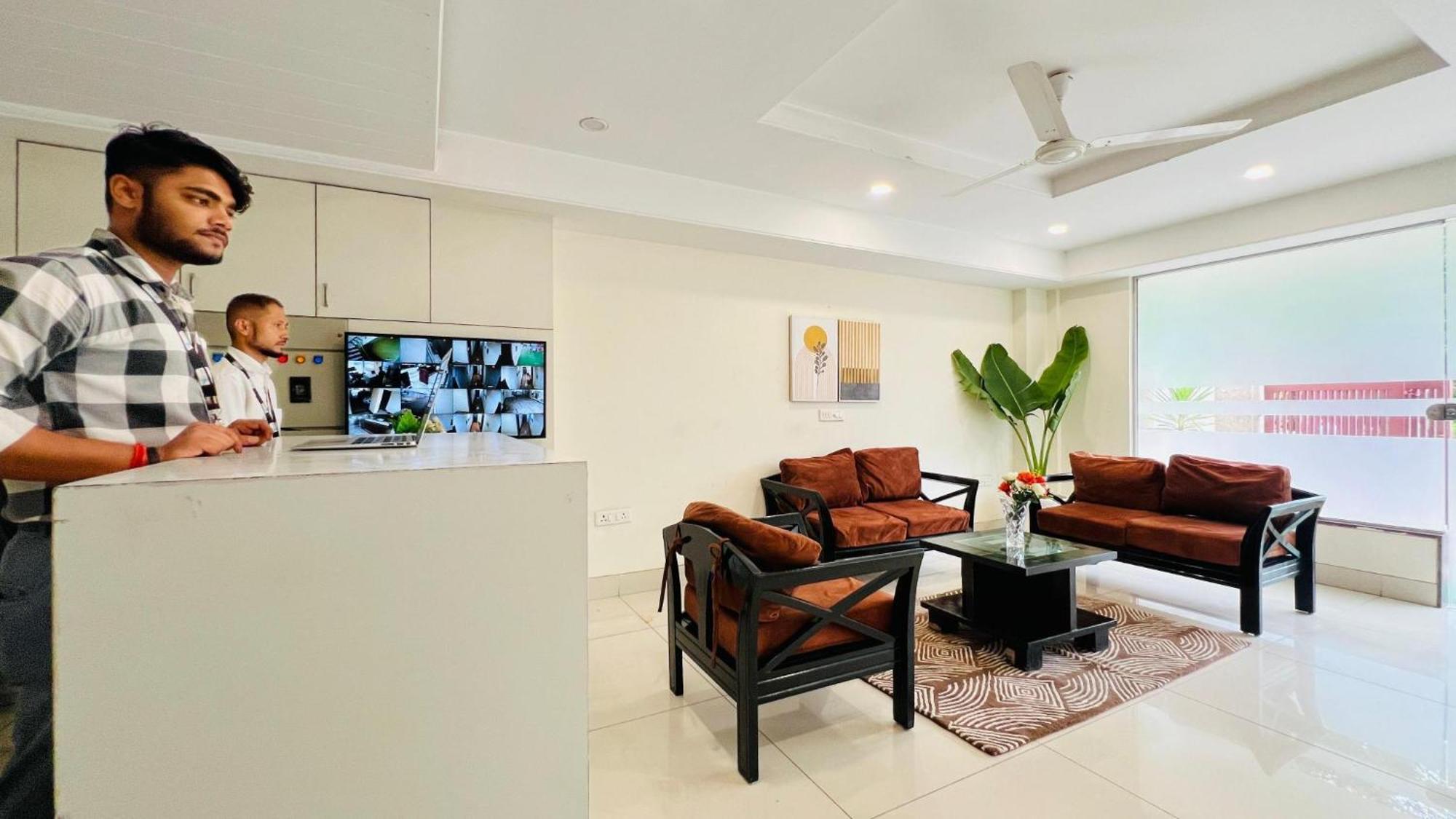 Bluo Studio1 Golf Course Road, Gym, Balcony Garden Gurgaon Ngoại thất bức ảnh
