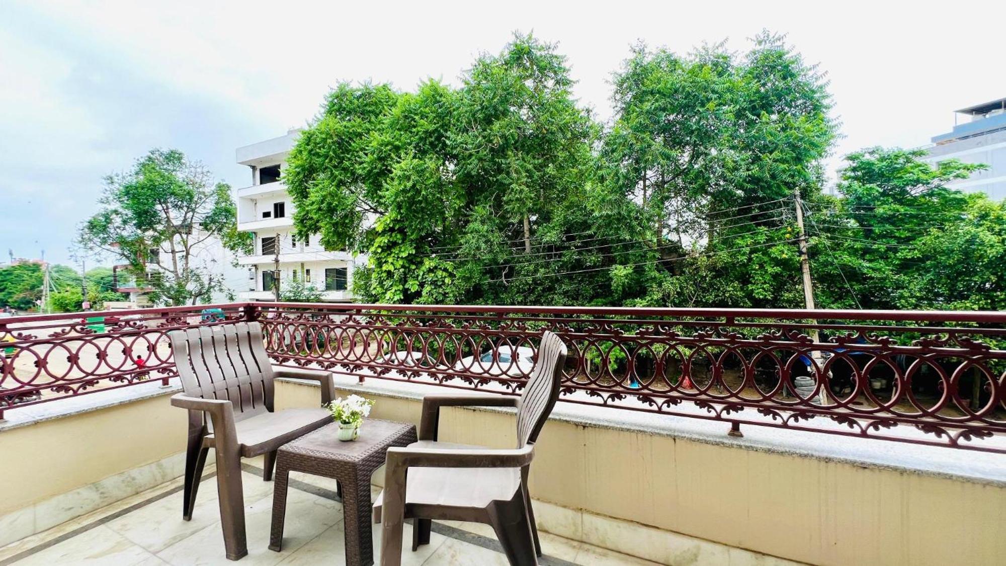 Bluo Studio1 Golf Course Road, Gym, Balcony Garden Gurgaon Ngoại thất bức ảnh